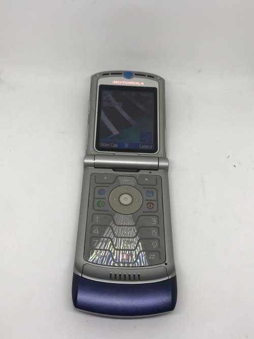 Retro flip phone - Motorola V3 Razr