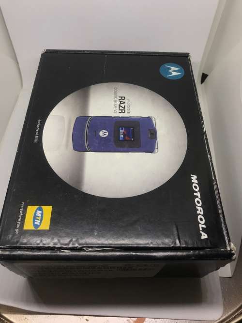 Retro flip phone - Motorola V3 Razr