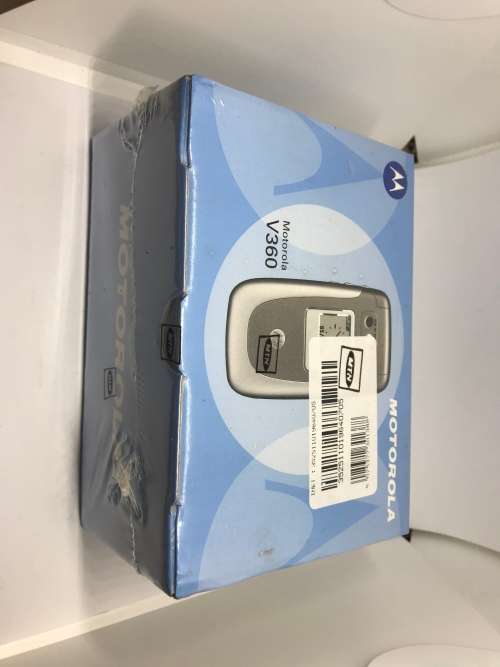 Collectors !!! BRAND NEW SEALED - Retro flip phone - Motorola V360 Silver