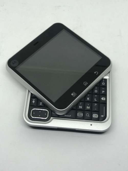 Retro Pivot Phone - Motorola FlipOut