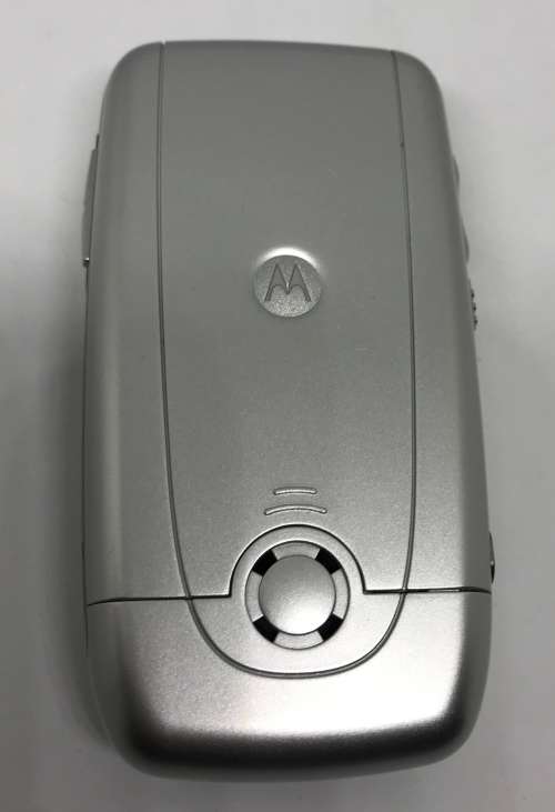 Retro flip phone - Motorola V360 Silver