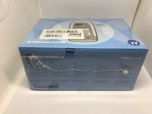 Collectors !!! BRAND NEW SEALED - Retro flip phone - Motorola V360 Silver