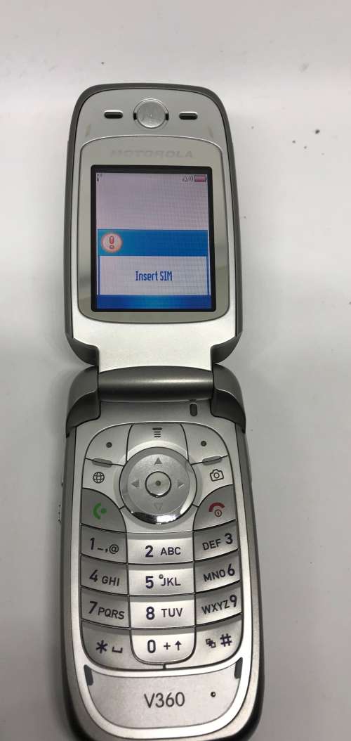 Retro flip phone - Motorola V360 Silver