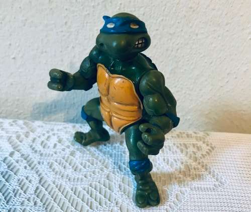 Teenage Mutant Ninja Turtles Leonardo Action Figure