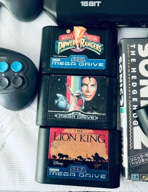 Sega Mega Drive and 4 games