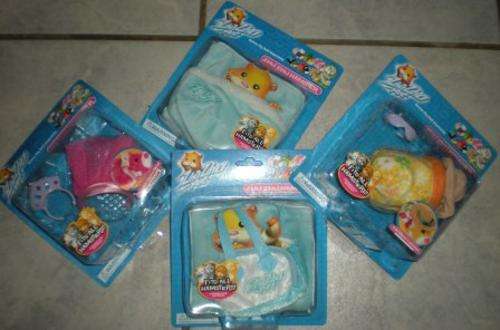 Zhu Zhu Hamster Clothing, Set of 4 Items: Ballerina & Beach Outfit, Carrier & Bed with Blanket