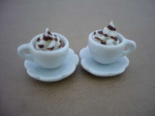 Miniature Food, Re-ment, Collectable Handmade Dollhouse Miniature Coffee cups x2