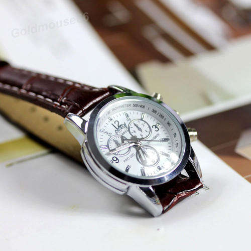 Stunning Watch with Brown Leatherette Watchband, very classic design