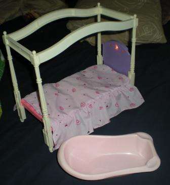 Barbie Bed with Bathtub, Musical bed