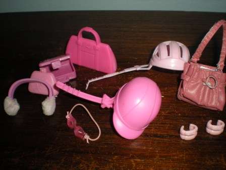 Barbie Fashion House - Sport (googles, helmet, weights, ..)  and Bag Set - Secondhand