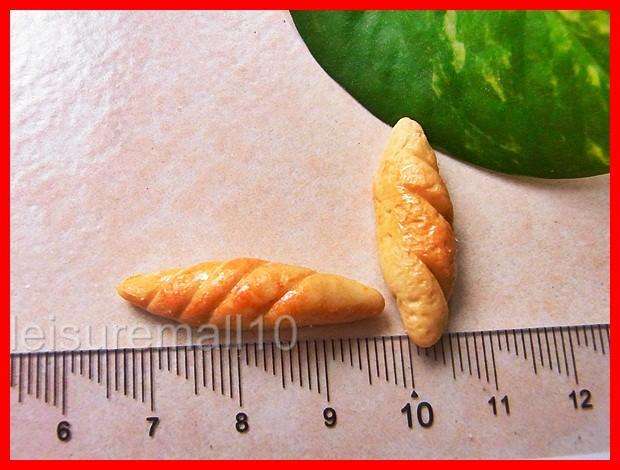 Miniature Food, Re-ment, Collectable Handmade Dollhouse 2 x Bread Loaves