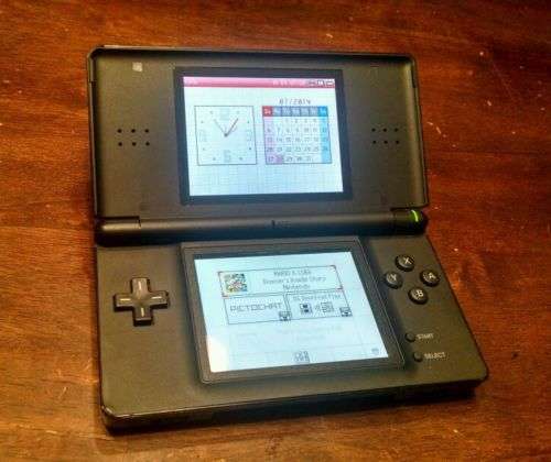 Nintendo DS Lite, Black Console - Secondhand, includes Game Card with over 40 Games!
