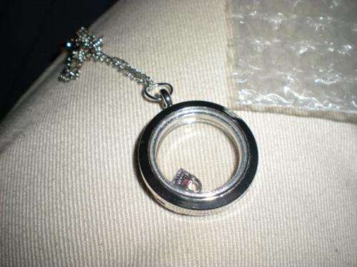 Living Memory Floating Charm Round Locket in Silver Tone - FREE CrystalsW
