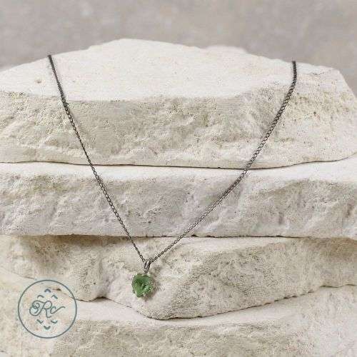 Sterling Silver - Green Quartz Love Heart Drop 1.2g - Necklace