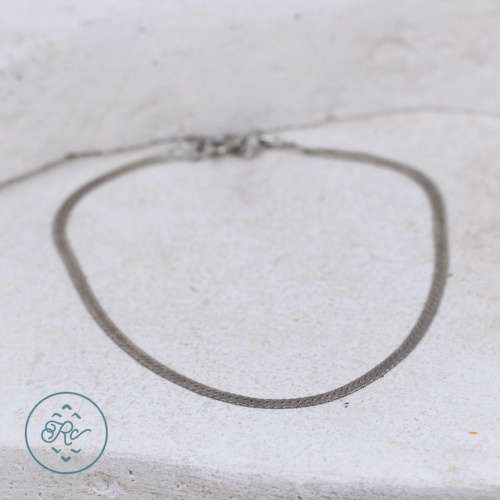 Sterling Silver - ITALY 2mm Herringbone Chain 1.1g - Bracelet (6.5`)