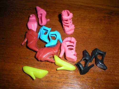 Barbie Fashion House, Barbie Shoes   pairs