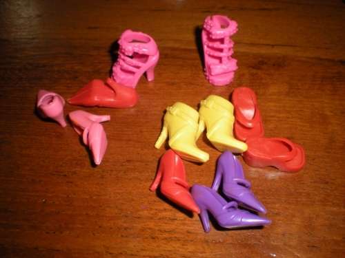 Barbie Fashion House, Barbie Shoes   pairs