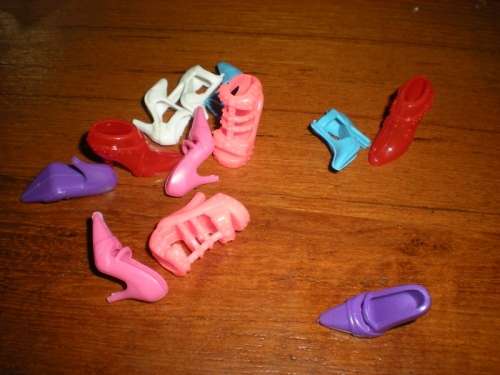 Barbie Fashion House, Barbie Shoes   pairs
