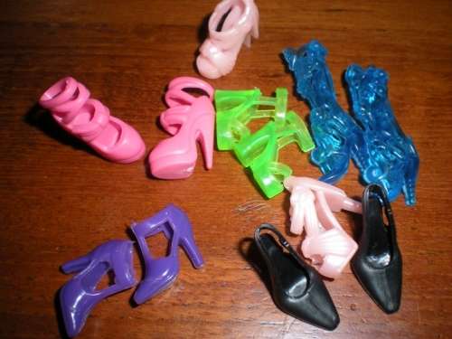 Barbie Fashion House, Barbie Shoes   pairs