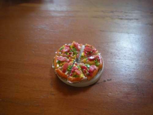 Miniature Food, Re-ment, Dollhouse Miniature 8 pieces of Pizza on Plastic Dish