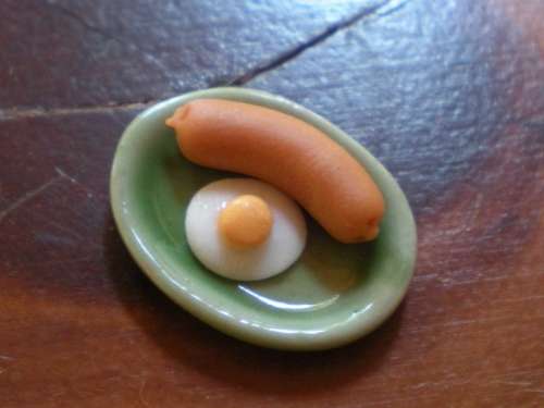 Miniature Food, Re-ment, Dollhouse Miniature Sausage and Fried Egg on Ceramic Dish