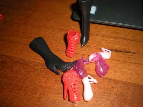 Barbie Fashion House, Barbie Shoes  4 pairs of designer shoes