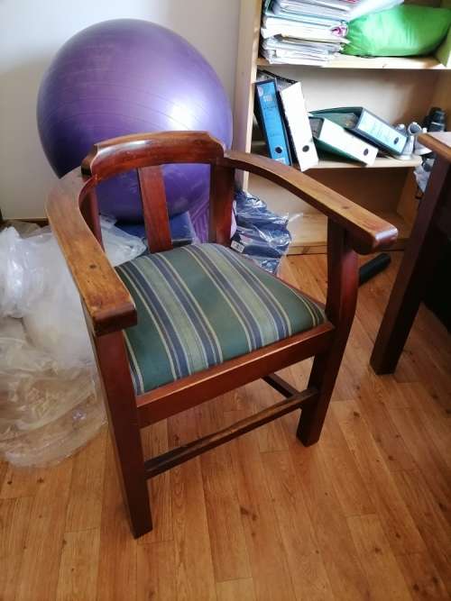 Stunning Chair - Captain`s Chair in great condition