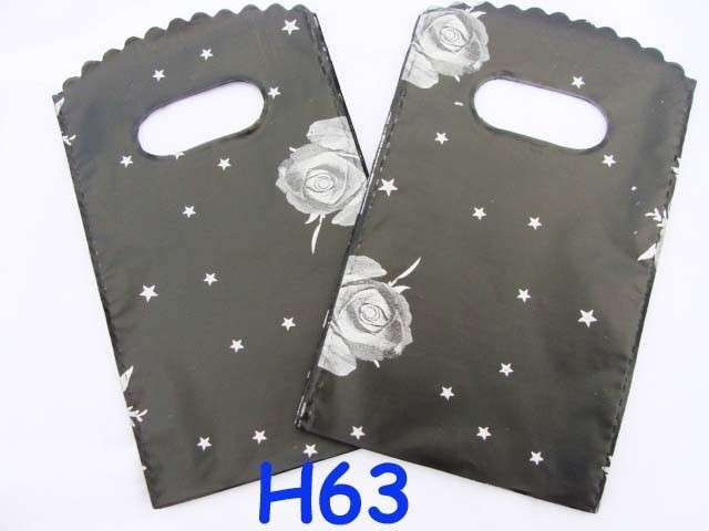 25 Plastic Bags, Roses