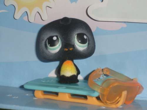 Last One - Littlest Pet Shop, Emperor Penguin with Sled and Goggles #333
