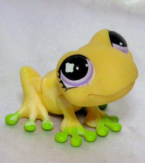 Last One - Littlest pet shop,  Yellow Tree Frog 928