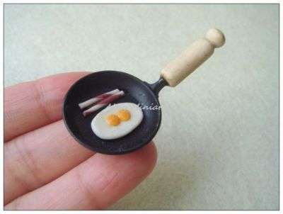 Barbie Miniature, Re ment - Miniature Food - Bacon and Egg in Pan