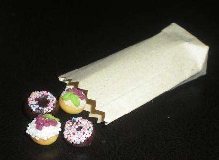 Barbie Miniature, Re ment - Food - Paper Bag with 4 Cakes