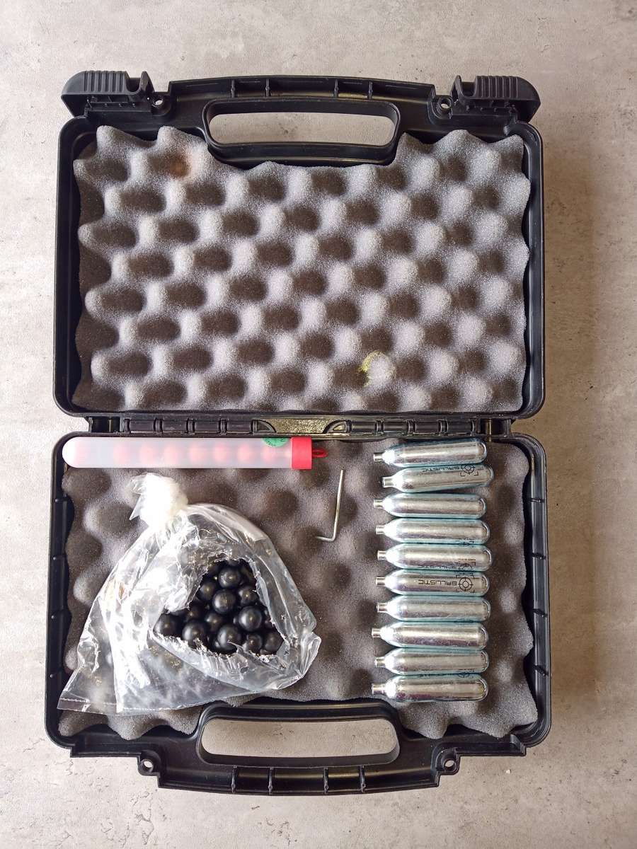 Tippmann TipX Paintball Pistol Kit