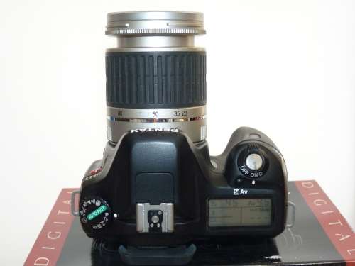Pentax ist dl Digital Camera incl. Zoom Lens 28-80mm