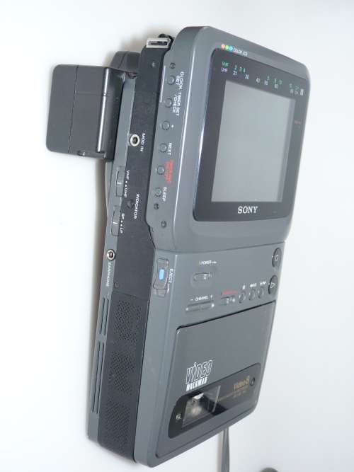 SONY GV-9E PAL VIDEO 8 CASSETTE RECORDER VINTAGE COLLECTORS ITEM