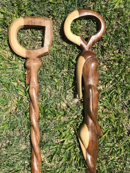 LOT OF 2 HAND MADE WOODEN AFRICAN CRAFT WALKING STICKS , 1M LONG , 1 HEAD , 1 WOMAN, COLLECTORS ITEM