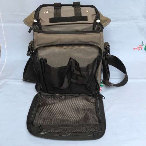 TAMRAC PHOTO BAG GREY in good condition