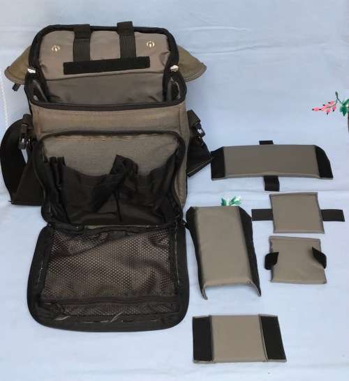 TAMRAC PHOTO BAG GREY in good condition