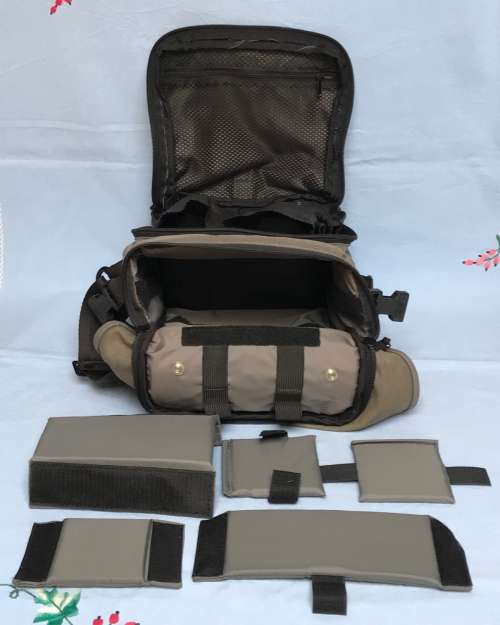 TAMRAC PHOTO BAG GREY in good condition