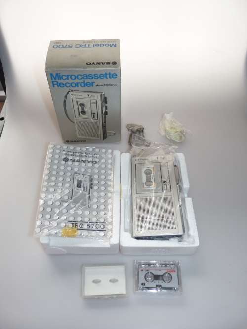 Sanyo  TRC 5700 microcassette recorder dictaphone in original box