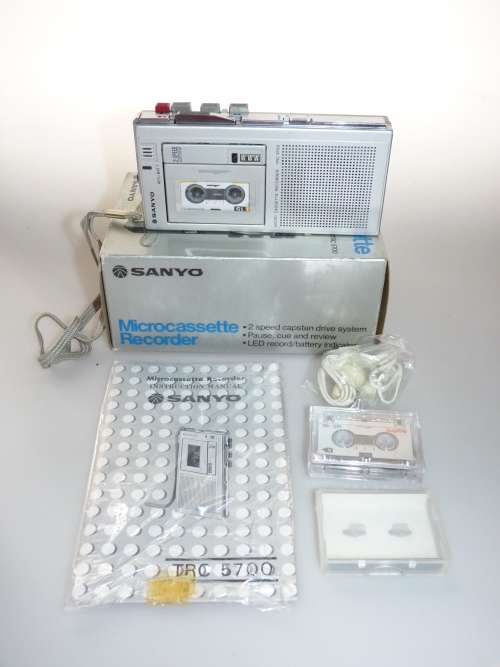 Sanyo  TRC 5700 microcassette recorder dictaphone in original box