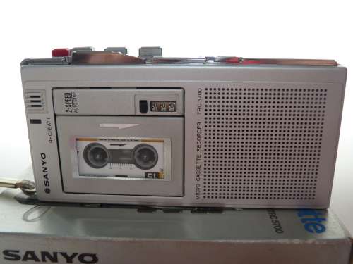 Sanyo  TRC 5700 microcassette recorder dictaphone in original box