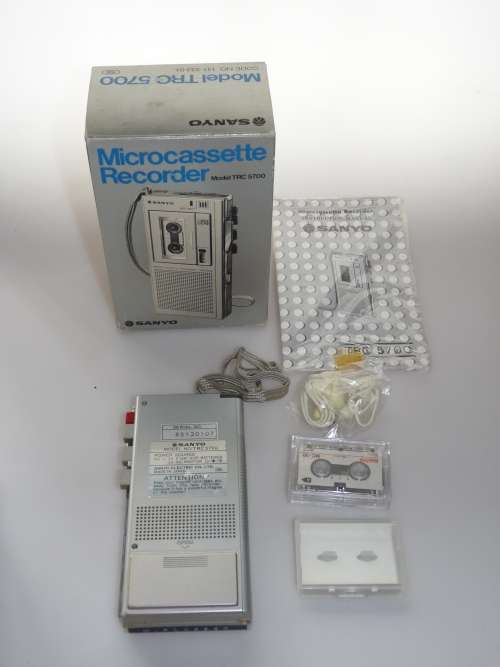 Sanyo  TRC 5700 microcassette recorder dictaphone in original box