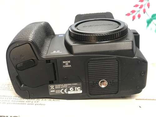 Olympus E-500 digital camera Body in very good working condition.