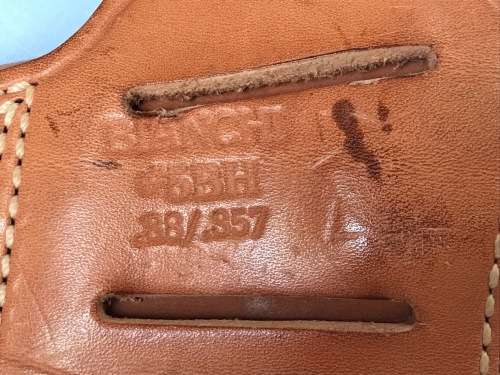 Bianchi #5BH .38 .357 light brown leather holster , very good condition