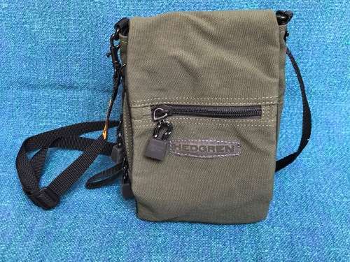 Hedgren canvas cross body bag,forbelt or shoulder bag 17cm x 20cm x 5-8cm, in good condition