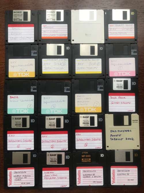 Disk - Disc 3.5` LOT  2    (20xdisks) 2HD, second hand, vintage