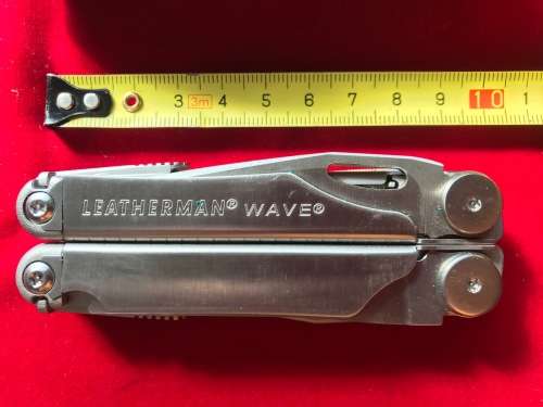1 x Leatherman  wave , multi tool, with leather pouch