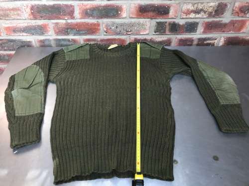 Military pullover lot 1 size 41-42 green used no flags