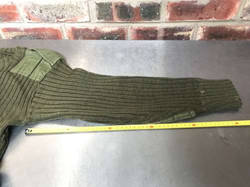 Military pullover lot 1 size 41-42 green used no flags